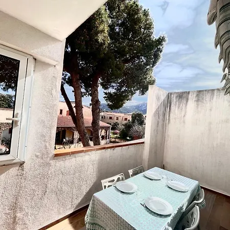 Familial Avec Parking Et Balcon En Centre-ville De Calvi Lägenhet *